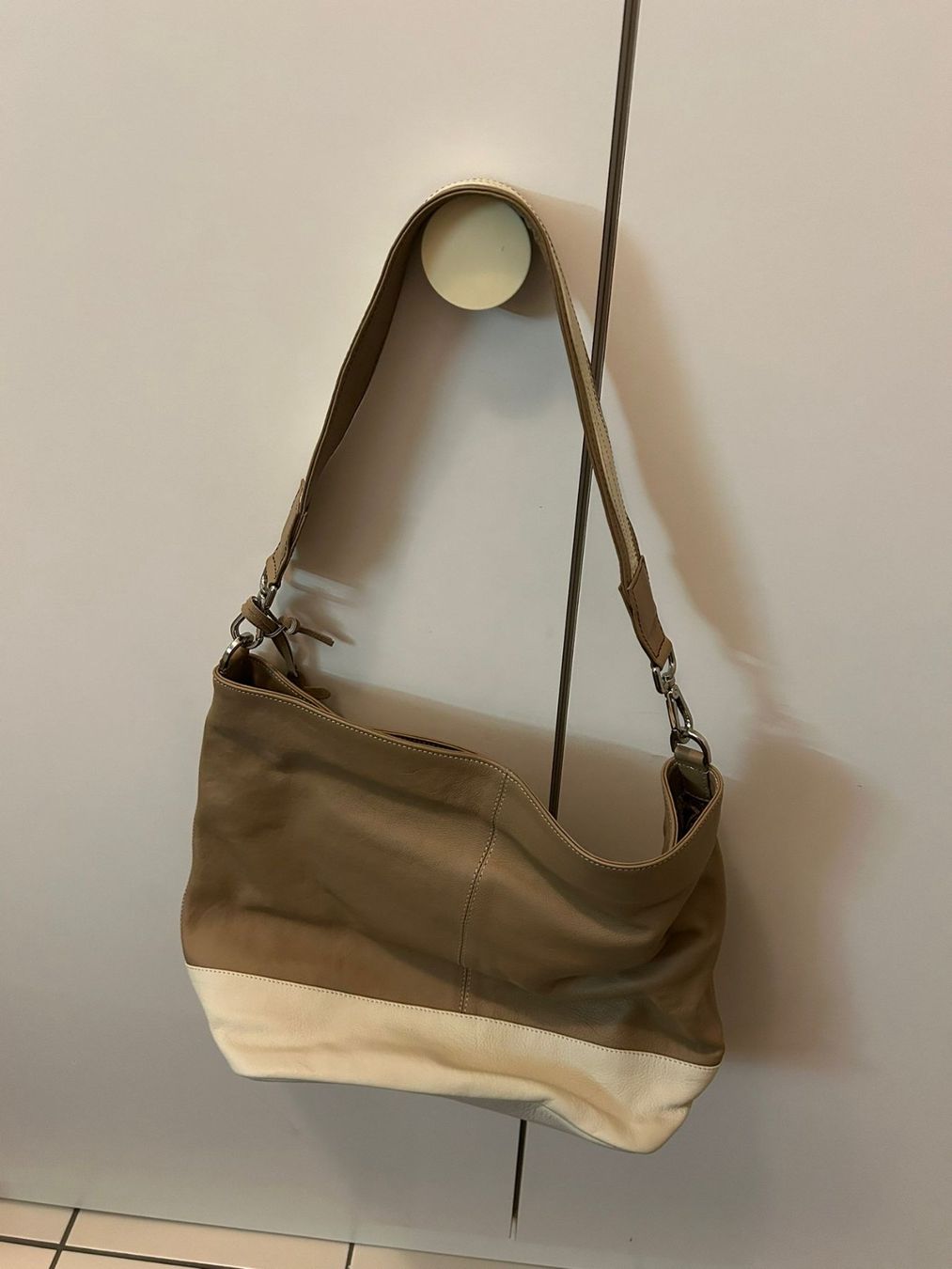 Furla Borse da donna: Borsa da spalla bicolore Equomercato – Usato da Melano venduto da H-Sara 1