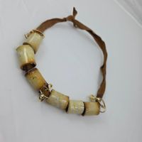 Handgemachte Keramik-Halskette mit Lederband, Unikat! -263-