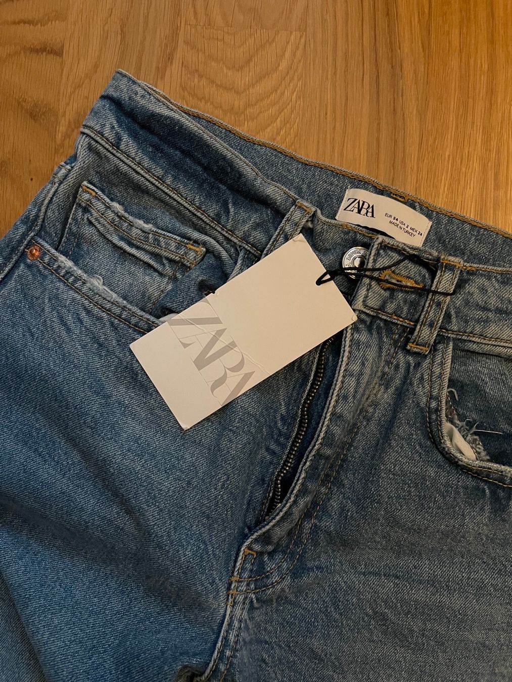 Zara Jeans: ZARA Jeans, Gr. 34 – Nuovo (secondo la descrizione) da Dübendorf venduto da liism 1