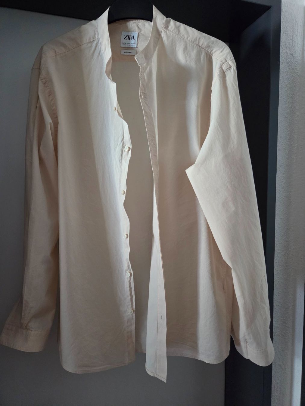 Zara Chemises: Neu: Hemd langarm - hellbeige - Gr.L - Regular Fit – Neuf (Voir description) à Uznach par Laeuffer