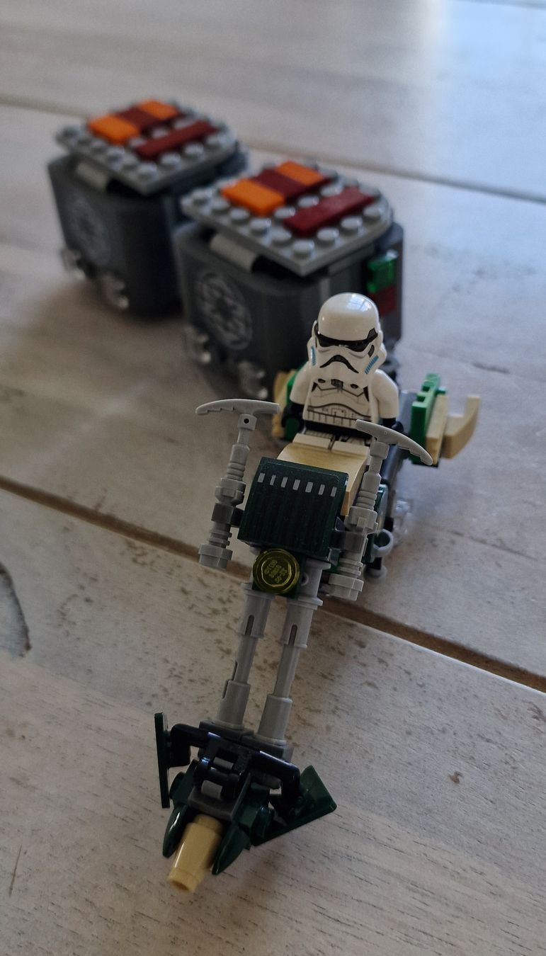 Lego Giocattoli: Lego Star Wars Speeder Bike – Usato da Suhr venduto da Sbume