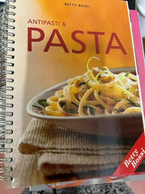 Livres: Pizza – D'occasion à Erlenbach ZH par helenoliva58
