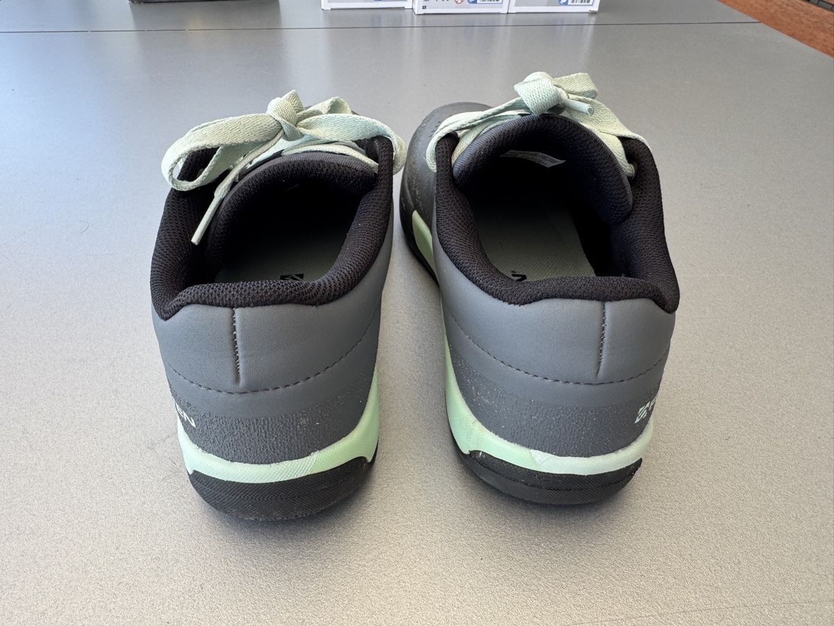Five Ten Chaussures femmes: Five Ten Freerider Pro Schuhe, Grösse 40, neuwertig – Neuf (Voir description) à Münsingen par ambuehl81 3