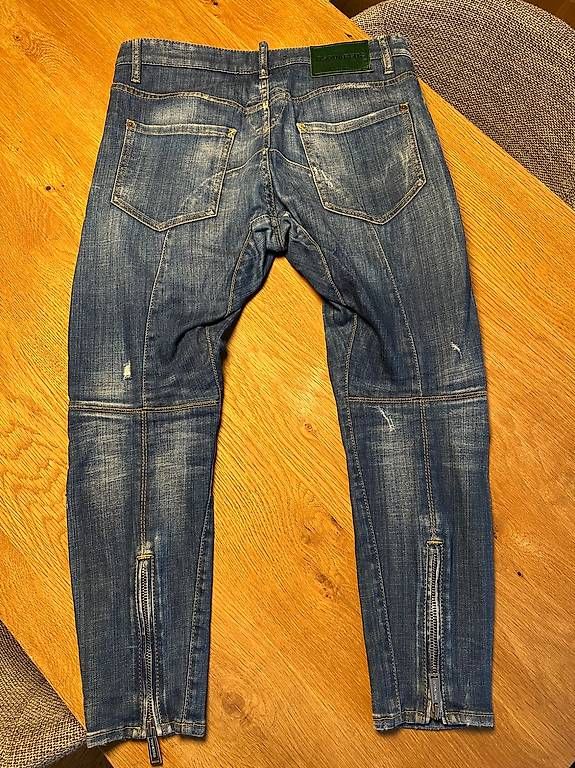 Dsquared2 Jeans: Dsquared2 Hosen – Gebraucht aus Wallisellen von Michelle06 1