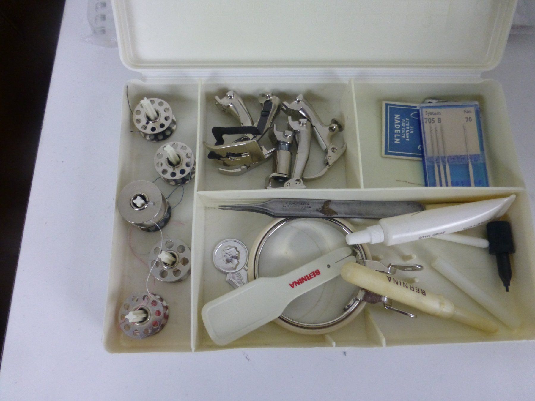 Bernina Macchine da cucire: Nähmaschine Bernina 802 mit Koffer – Usato da Fahrweid venduto da ekv 2