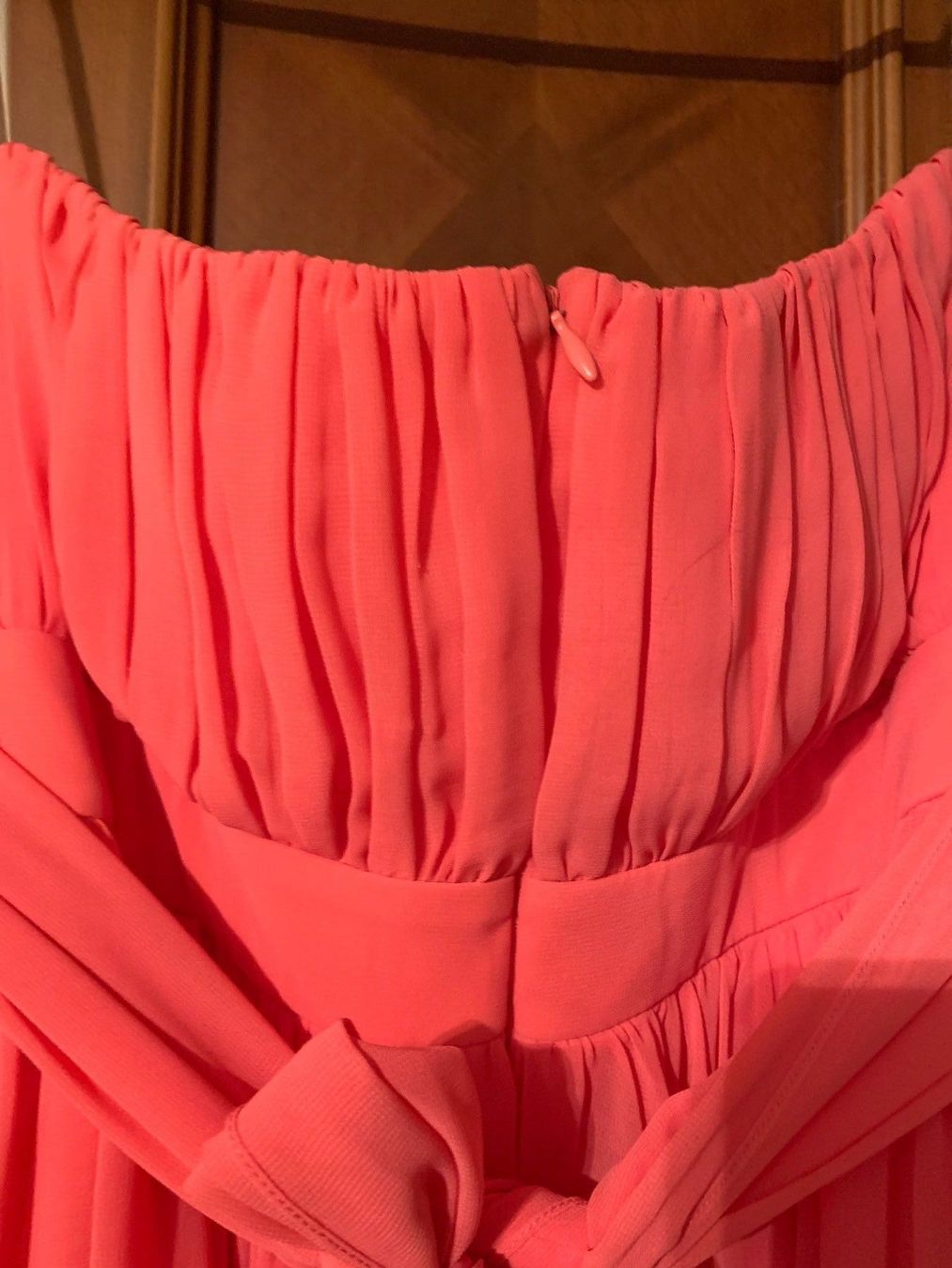 Kleider: Flamingofarbiges Abendkleid – Gebraucht aus Triengen von nes_l8cj 3