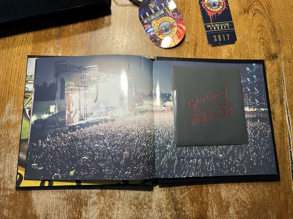 Bücher: GUNS N’ ROSES VIP Pack 2017 – Gebraucht aus Rottenschwil von gle81 5