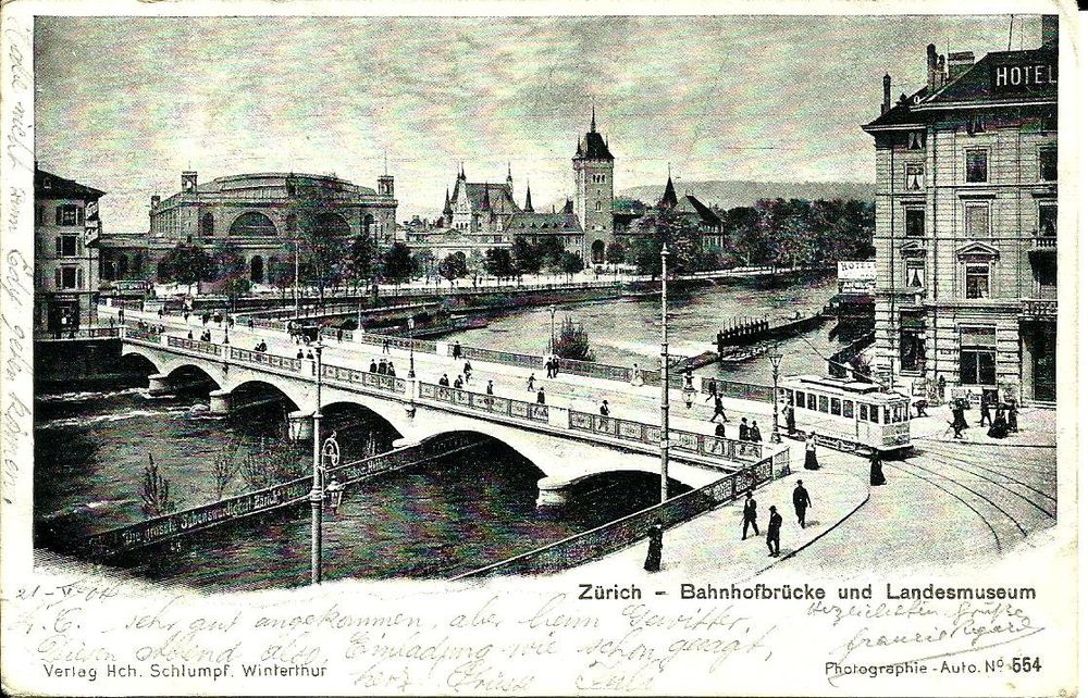Zürich. Bahnhofbrücke & Landes Museum