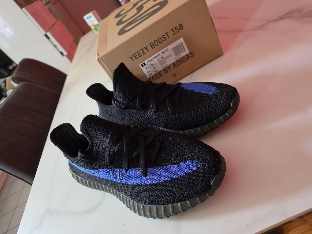 Adidas Herrenschuhe: Yeezy Boost 350 V2 – Gebraucht aus Buchs SG von Macor88