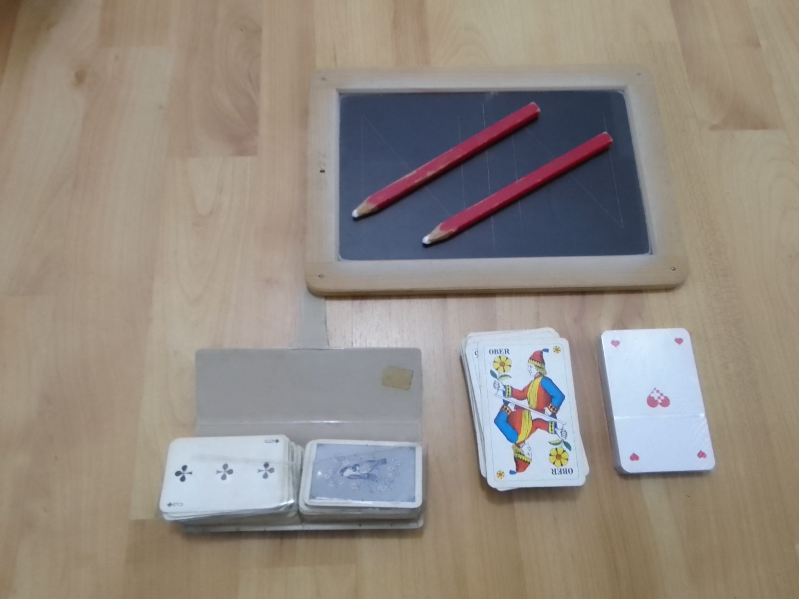 Spiele: Jasskarten mit Tafel und Zubehör – Gebraucht aus Ebmatingen von swiss.canadian