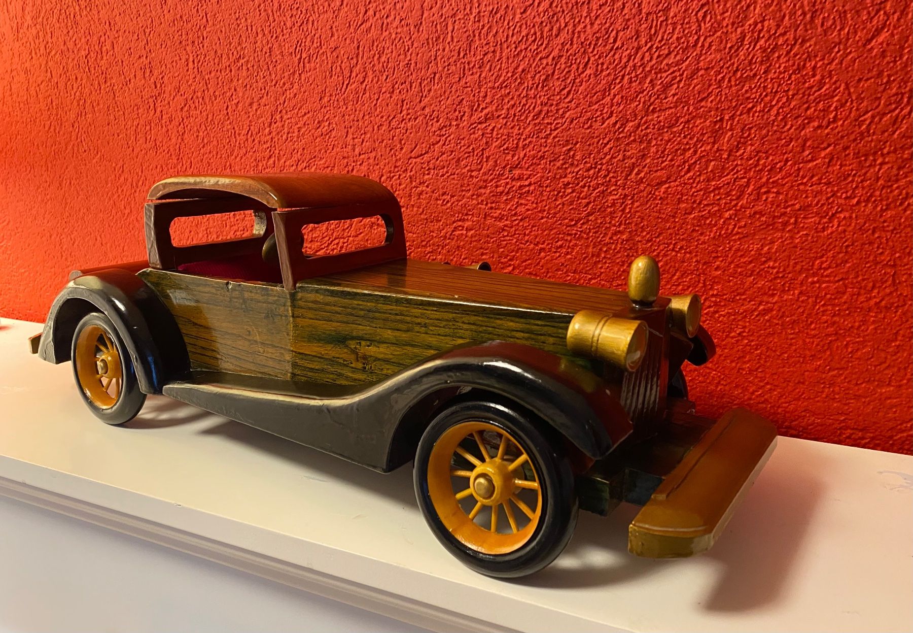 Modellini d'auto: Handgefertigtes Oldtimer Holzauto - Vintage 55cm – Usato da Zäziwil venduto da Emlea 1