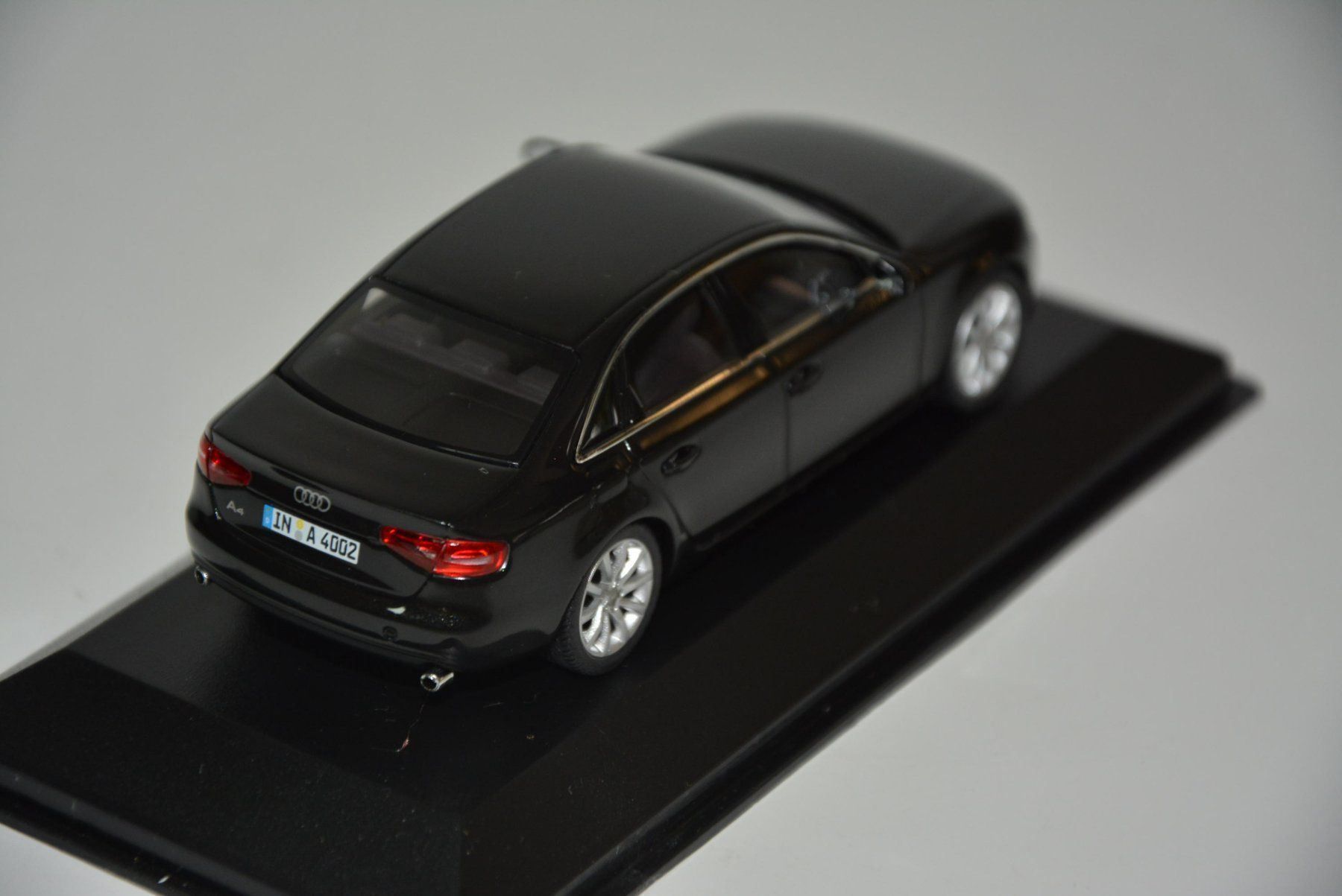 Audi Modellini d'auto: Audi A4 Limousine , Minichamps , 1:43 – Nuovo (secondo la descrizione) da Goldach venduto da Feivel9 7