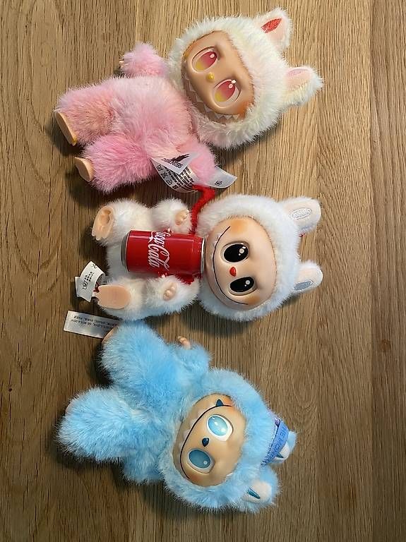 Giocattoli: Labubu Monsters Set mit Coca Cola – Usato da Hausen AG venduto da Hermine81 1