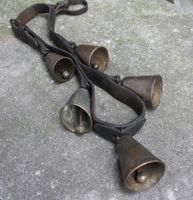 Traditionelles Pferdegeschell mit Lederriemen (120cm)