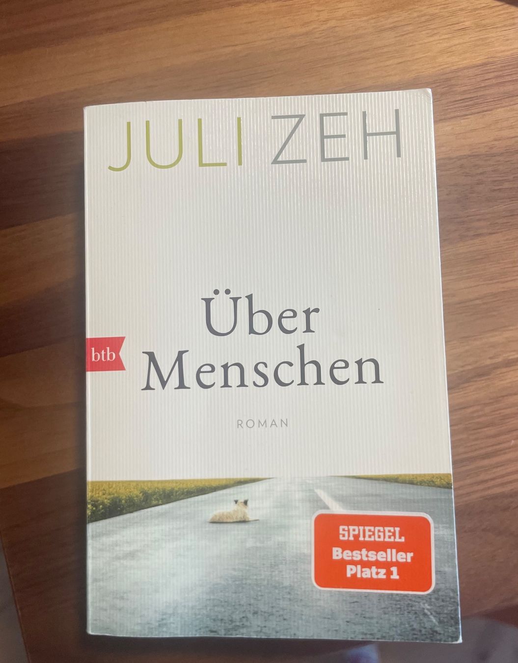 Livres: Über Menschen - Juli Zeh – D'occasion à Altstätten SG par mar_nmt7