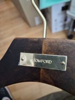 TOM FORD original Kleiderbügel braun Holz massiv 47 cm breit