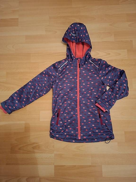 Vestes & Manteaux: Übergangs-Softshell Jacke Grösse 122/128 – D'occasion à Glattfelden par SinaM90