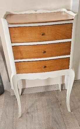 Kommoden: petite commode de style – Neu (gemäss Beschreibung) aus Etoy von eme_c8rt