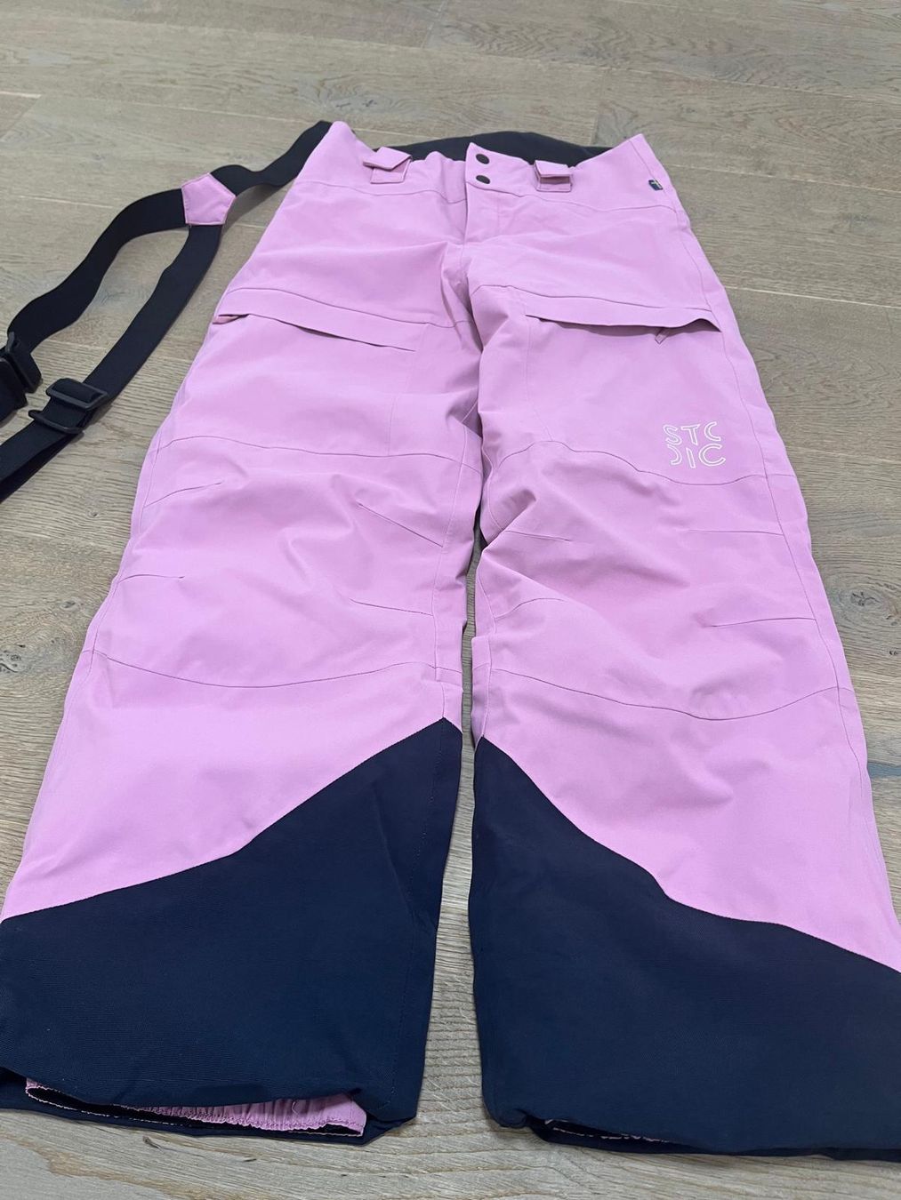 Hosen: Skihose Mädchen STOIC-MountainWool Gr 140 – Gebraucht aus Esslingen von Verkauf-2025