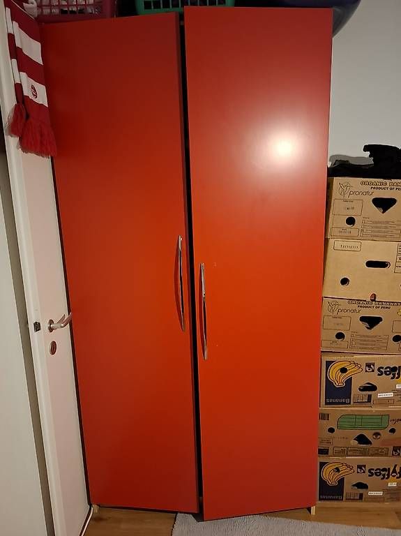 Armadi: IKEA  Schrank zuverschenken – Usato da Luzern venduto da nsc_tn7z