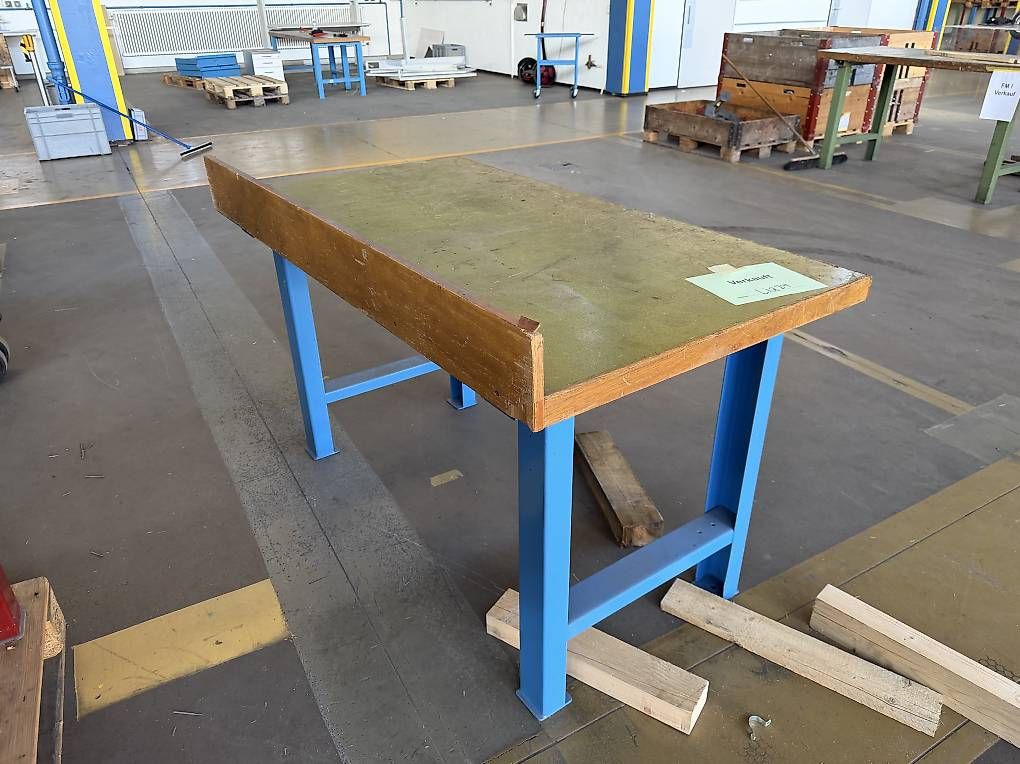 Lista Banchi da lavoro: Lista Werkbank 150x80x85cm – Usato da Necker venduto da liq24 2