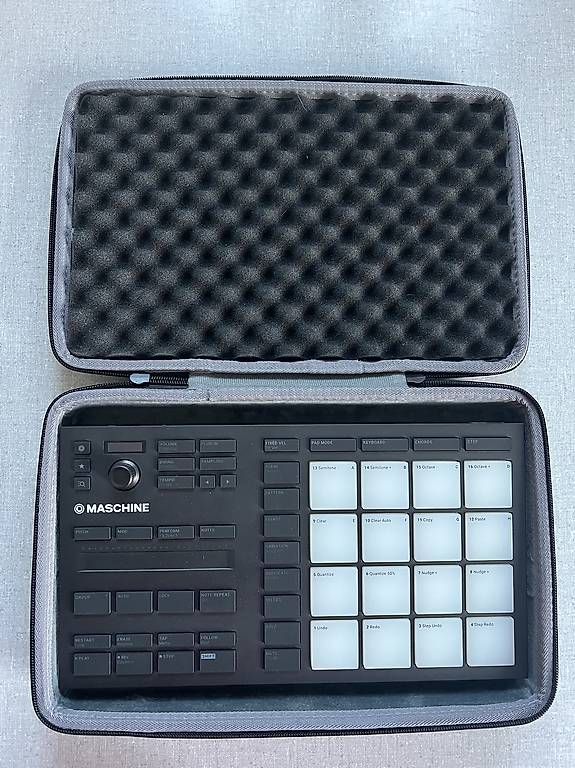 Native Instruments Musikinstrumente: Native Instruments Machine Mikro MK3 inkl. Case – Gebraucht aus Wabern von Mac_Lee