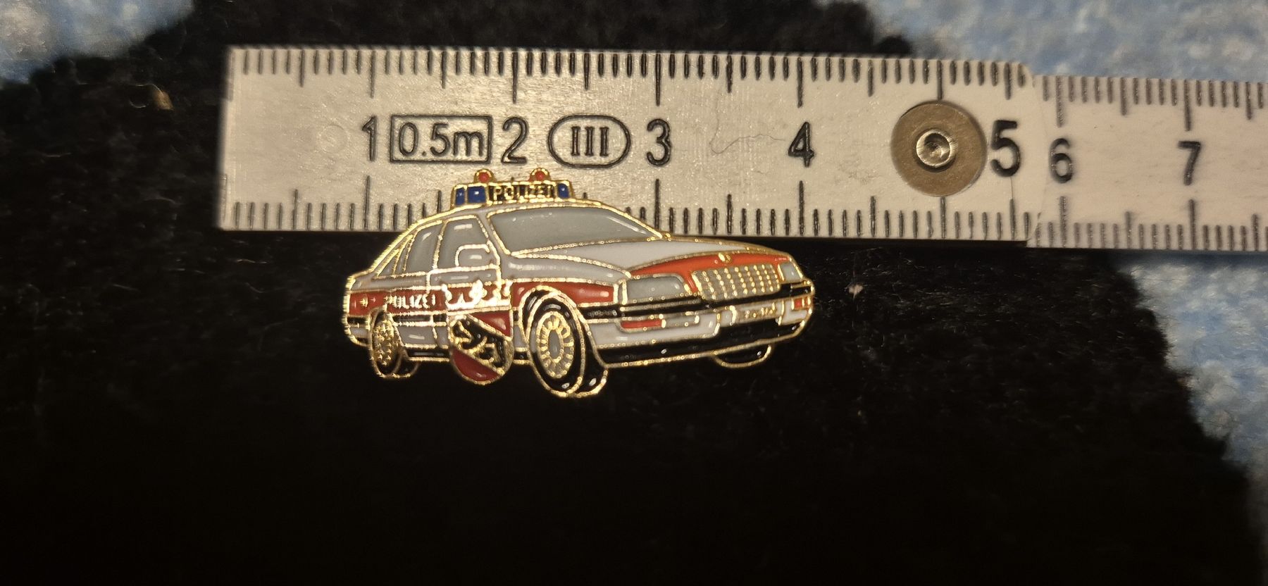 Plaketten & Abzeichen: Pin Polizei Bern Einsatzfahrzeug – Neu (gemäss Beschreibung) aus Münchenbuchsee von Yannikfero