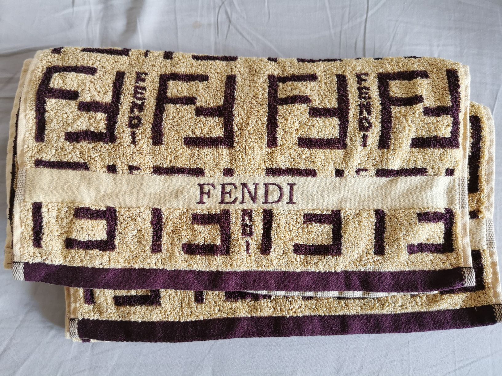 Fendi Teli da bagno: Fendi zwei Reise Tücher – Nuovo (secondo la descrizione) da Schlieren venduto da vlalif 1