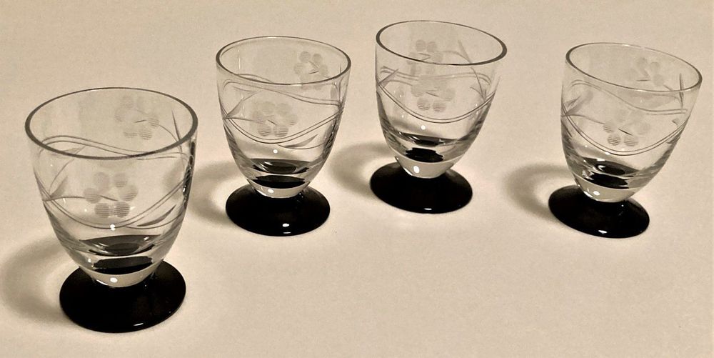 4x Vintage Metall Schnapsgläser 20 Ml – Geprägt Blumenmuster, Zinklegierung, Bronzefarben