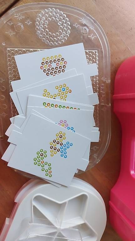 Perle (finte): Aquabeads Starterset und Schmuckset – Usato da Rotkreuz venduto da MASI17 3