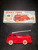 Dinky Toys Berliet Fourgon Incendie 32E avec boite