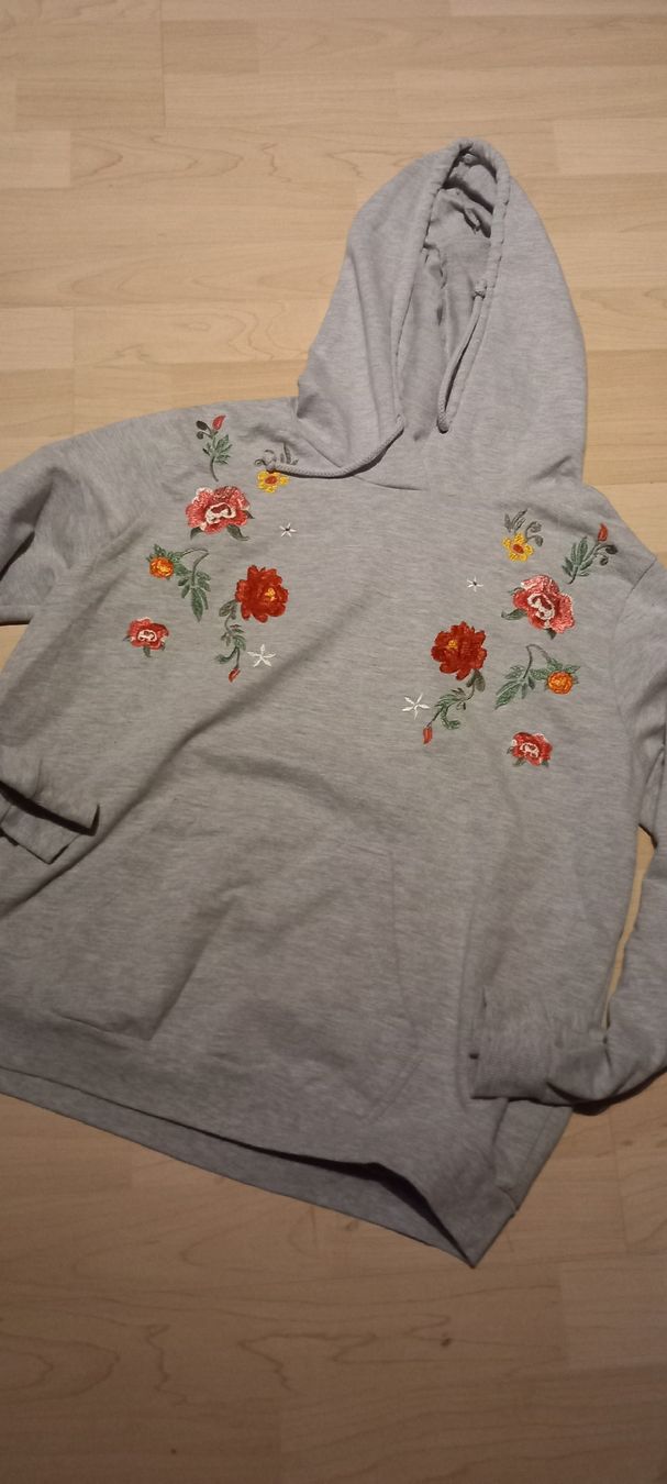 Maglioni & Felpe: Pulli mit Blumenstrickerei Gr. ca. S – Usato da Rebstein venduto da bestforyou