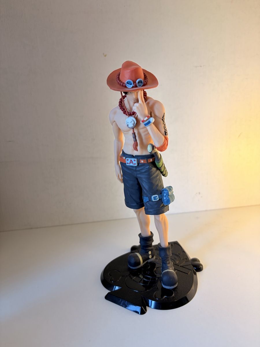 Figurines: Figurine Ace One Piece, figurine de collection – D'occasion à Meyrin par bon_djk5 2