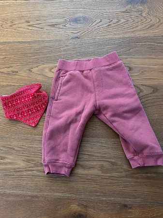 Gr. 80 gefütterte Hose & Dreieckstuch