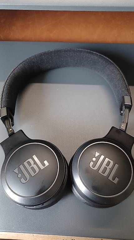 Kopfhörer: Kopfhörer Bluetooth JBL – Gebraucht aus Pfäffikon SZ von jsthi