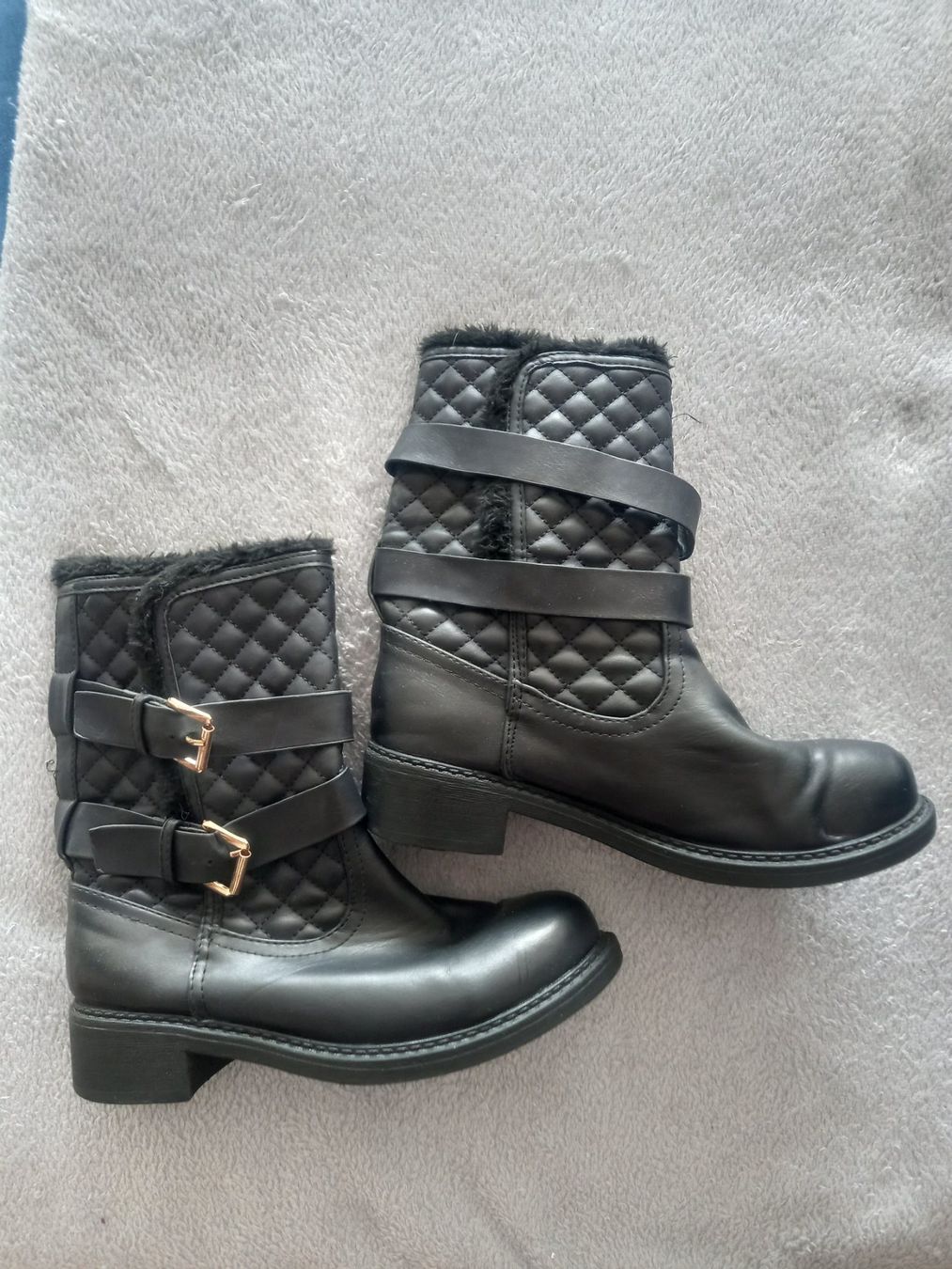 Scarpe da donna: Bottine Femme – Usato da Conthey venduto da OLEN-67 2