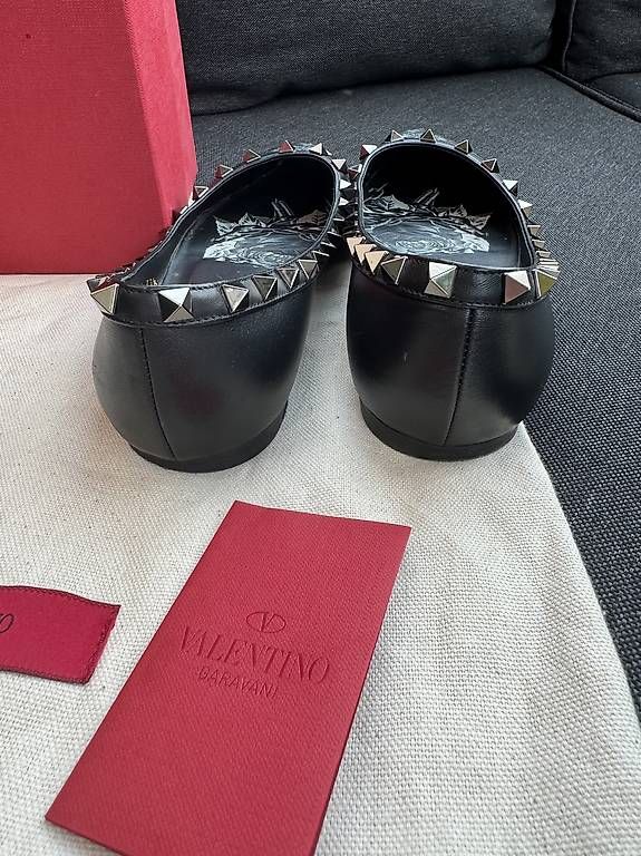 Valentino Scarpe da donna: Valentino Garavani Rockstud Ballerina – Usato da Goldach venduto da tab_njk8 1