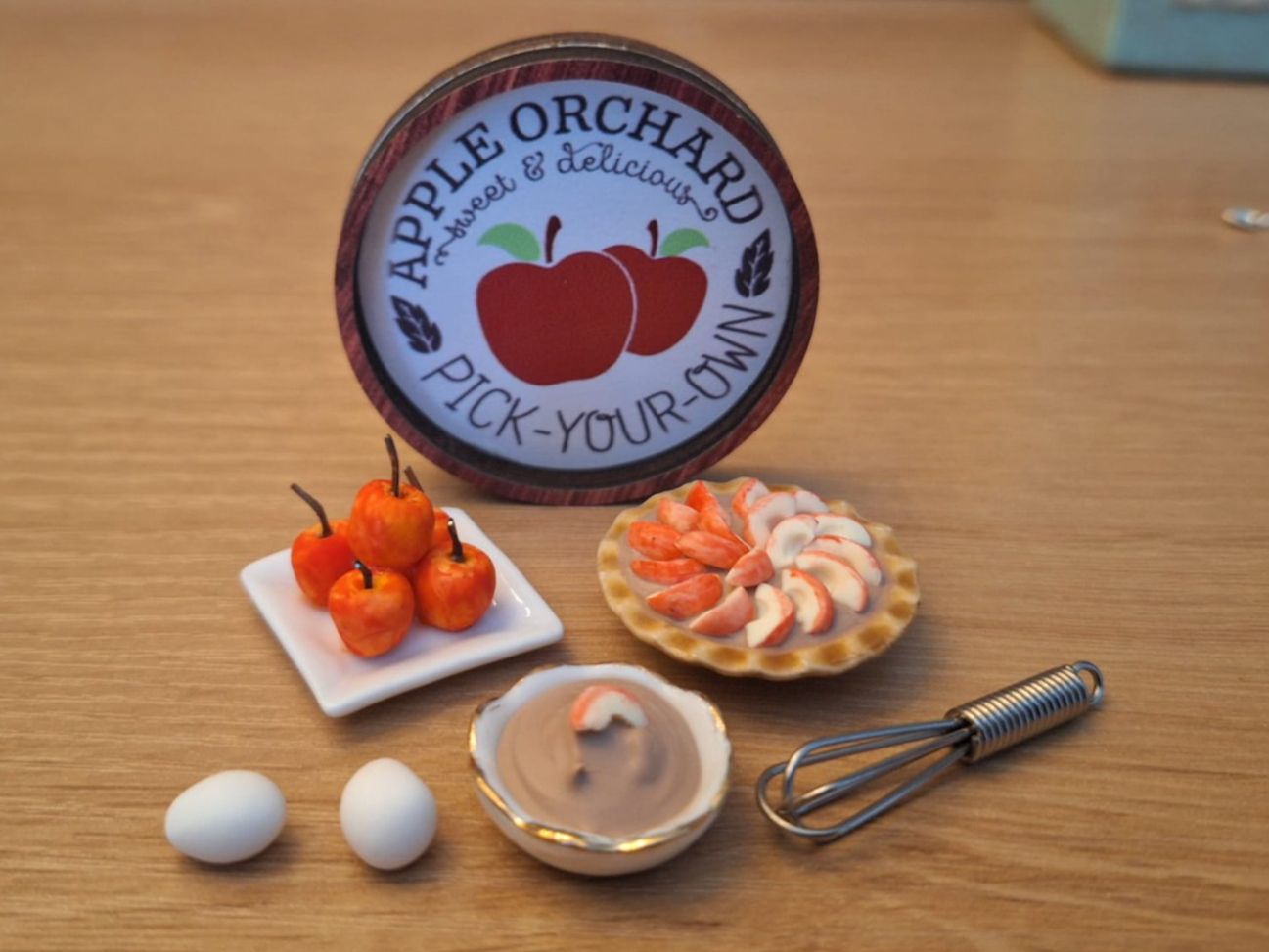Case e mobili per bambole: Handmade Apfelkuchen Back Set – Nuovo (secondo la descrizione) da Zürich venduto da HandmadeTinyFood