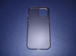 Hülle schwarz opak silikonisiert für Iphone 15 - Coque