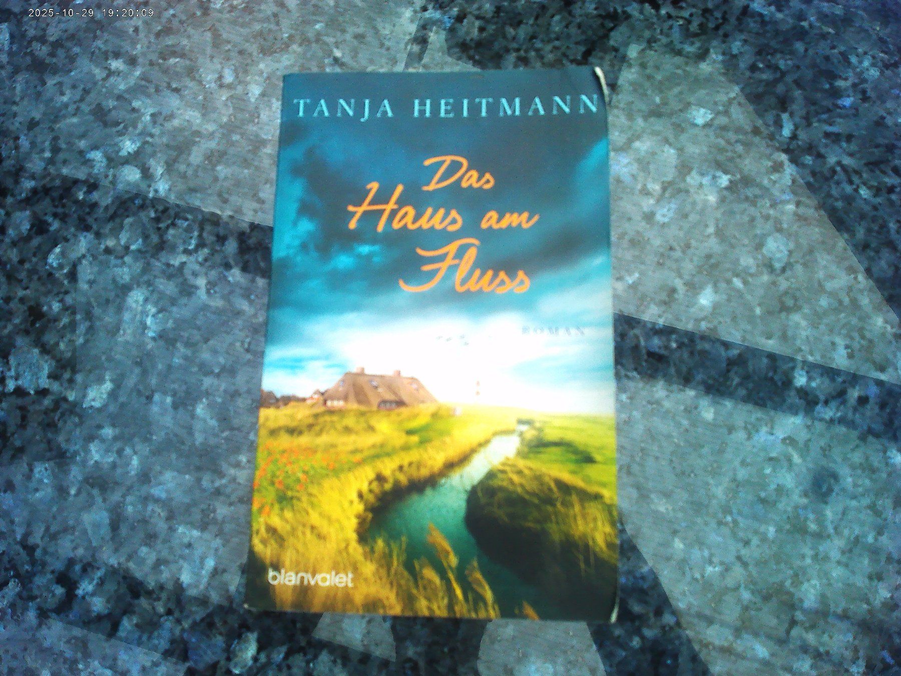 Libri: Das Haus am Fluss von Tanja Heitmann – Usato da reitnau venduto da Sib7