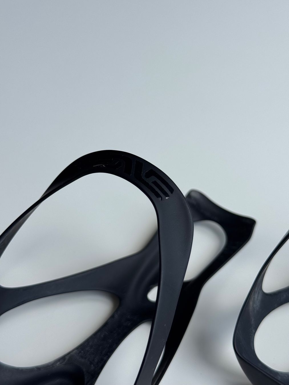 Enve Pezzi di ricambio: 2x ENVE Carbon Bidonhalter – Usato da Bern venduto da jkk_trl8 1