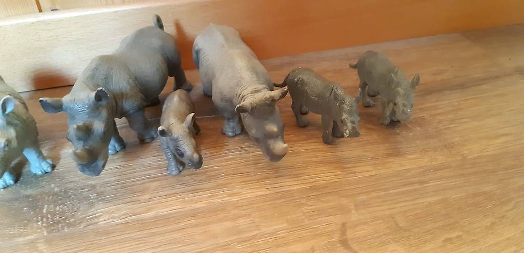 Schleich Giocattoli: Schleich Nashörner und einen Elefanten – Usato da Rütihof venduto da ali_9tbw 2