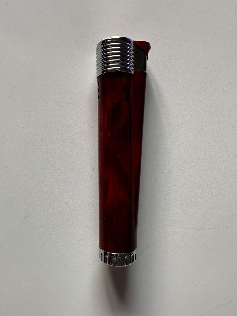 Accendini: Red Lighter – Nuovo e nell'imballaggio originale da Epalinges venduto da Lily2006 1