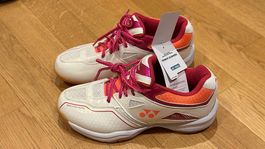Absolut top neue Yonex Badmintonschuhe Grösse 36
