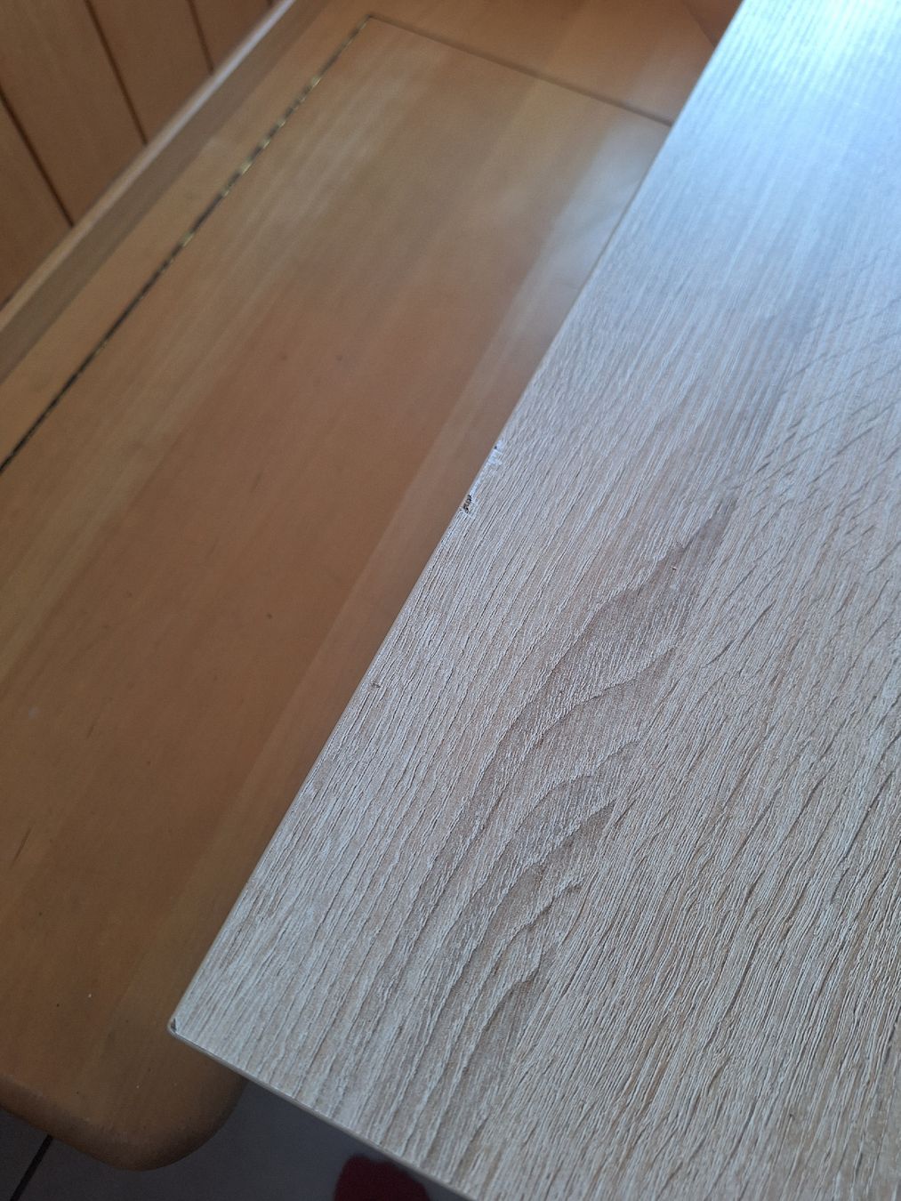 Tables: Esstisch Eiche Optik gebraucht mit Gebrauchsspuren – D'occasion à Rüegsau par Heud0 4