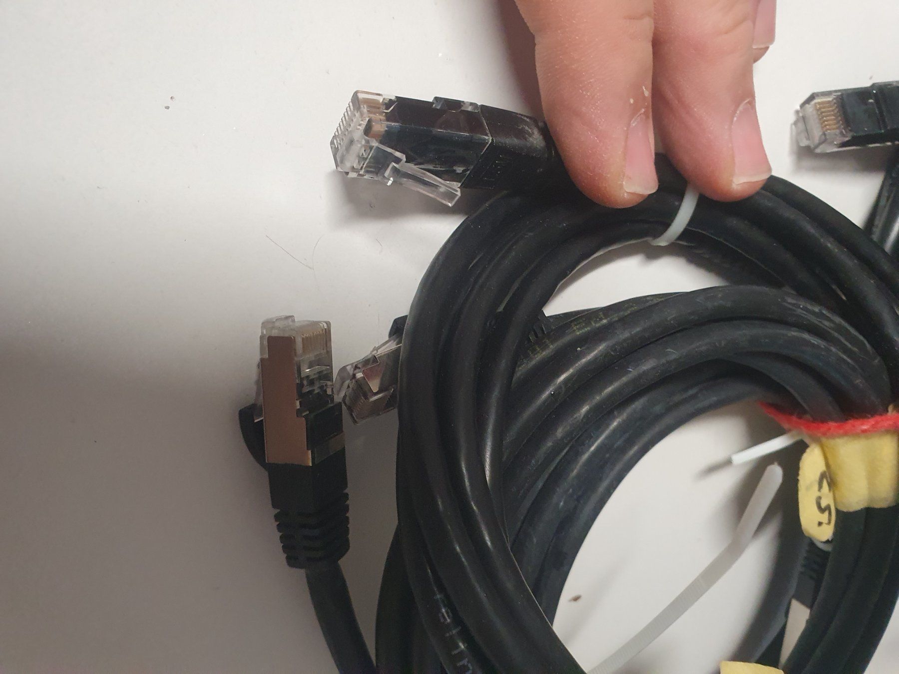Cavi: Patchkabel cat 6 UKV Kabel 1.5m cat6 150cm – Usato da Zürich venduto da eymen20 1