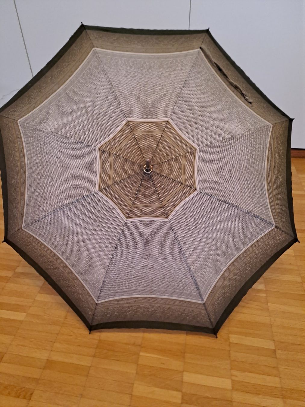 Regenschirme: Antiker Regenschirm Swissmade – Gebraucht aus Münchenbuchsee von lanereal