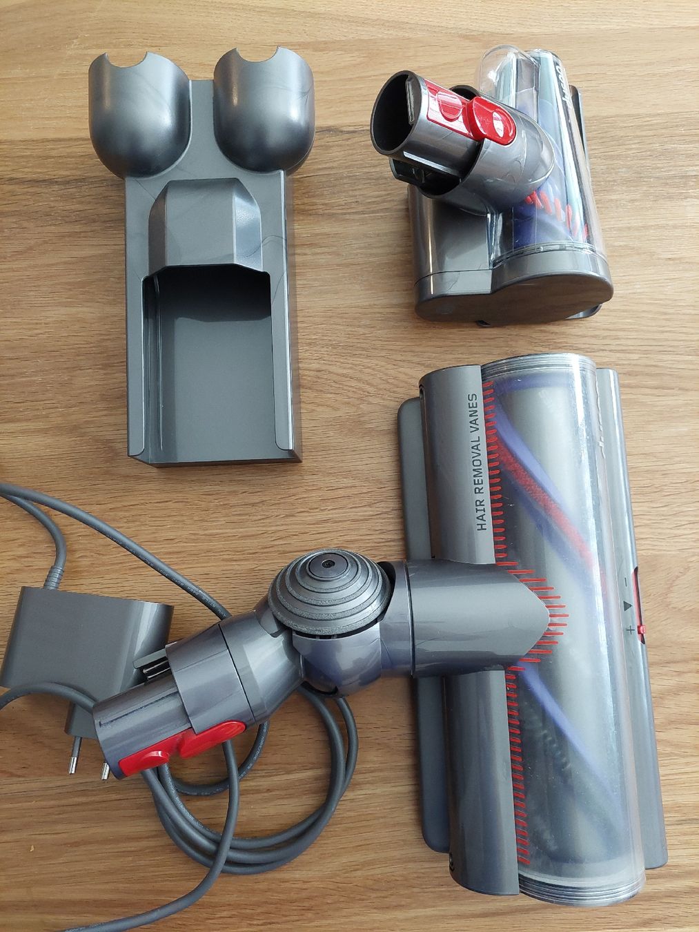 Dyson Aspirapolveri & Accessori: Pièces Dyson v15 Gen5 – Usato da Meyrin venduto da aki_1971