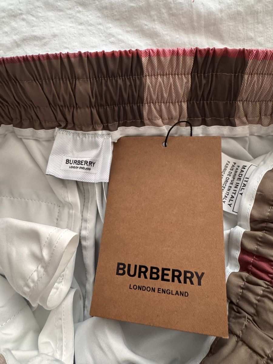 Burberry Pantaloni: Burberry Shorts – Nuovo (secondo la descrizione) da Unterentfelden venduto da tim_5vkv 3