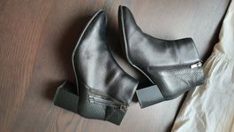 6. Bottines en cuir, T. 40